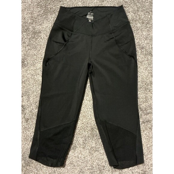 Nike Pants - Size S Nike Dri-Fit Women’s Cropped Capri Leggings Black